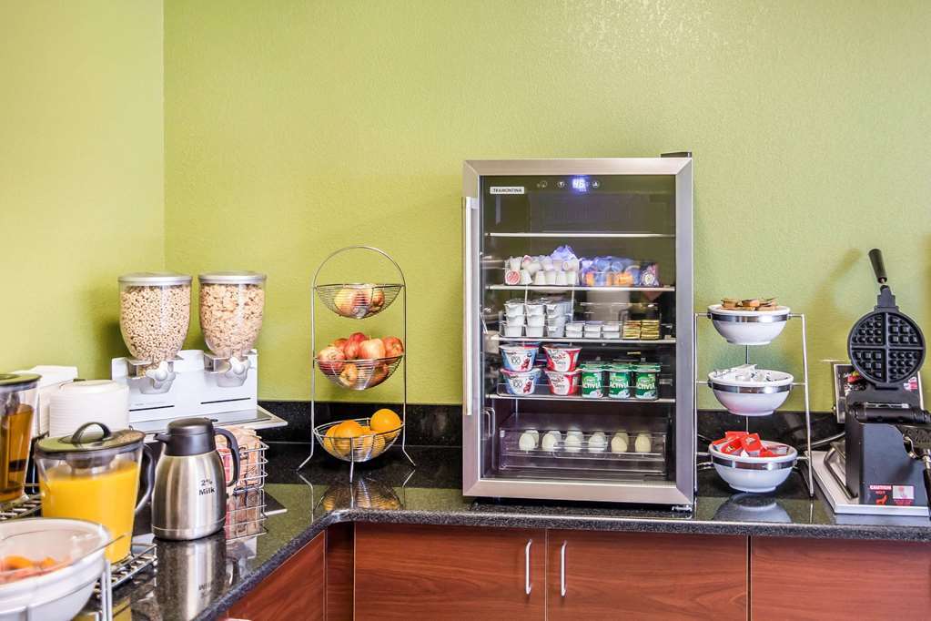 Quality Inn Parsons North Restaurante foto